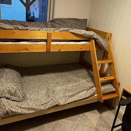 - - Sleeps 5 - Great Location *