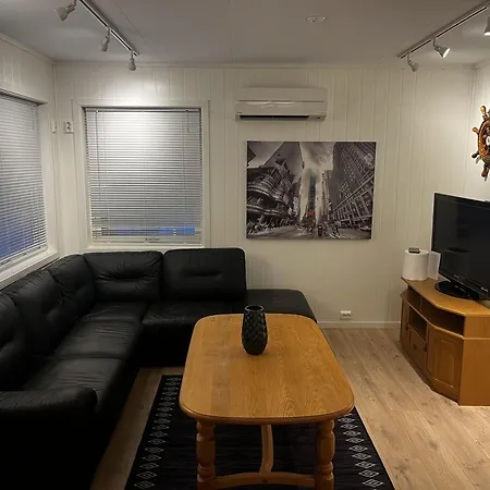 - - Sleeps 5 - Great Location * Tromsø