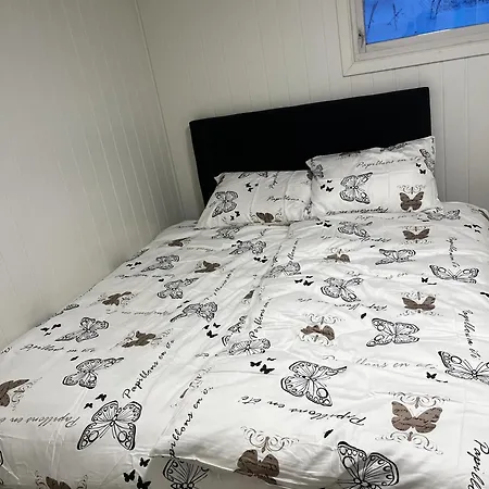 - - Sleeps 5 - Great Location